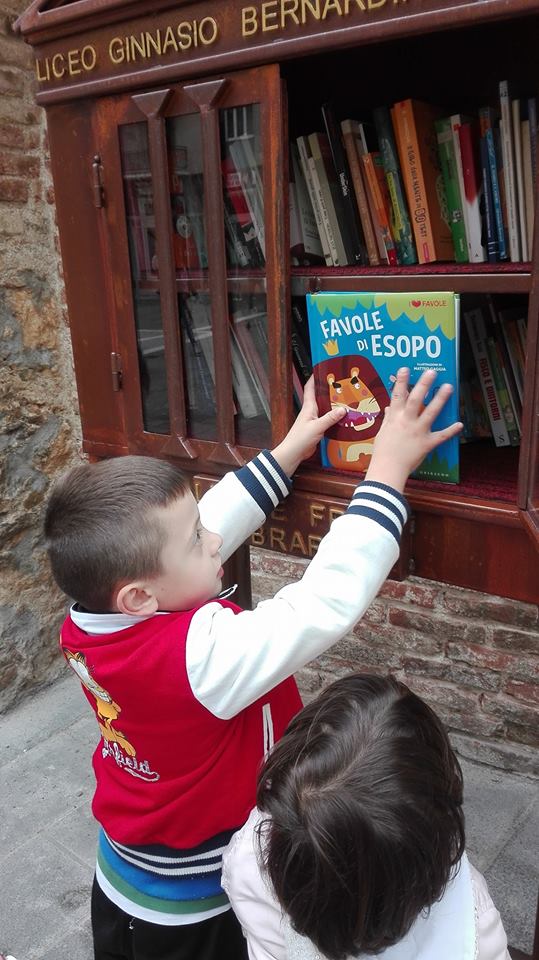 giasone-alla-little-free-library